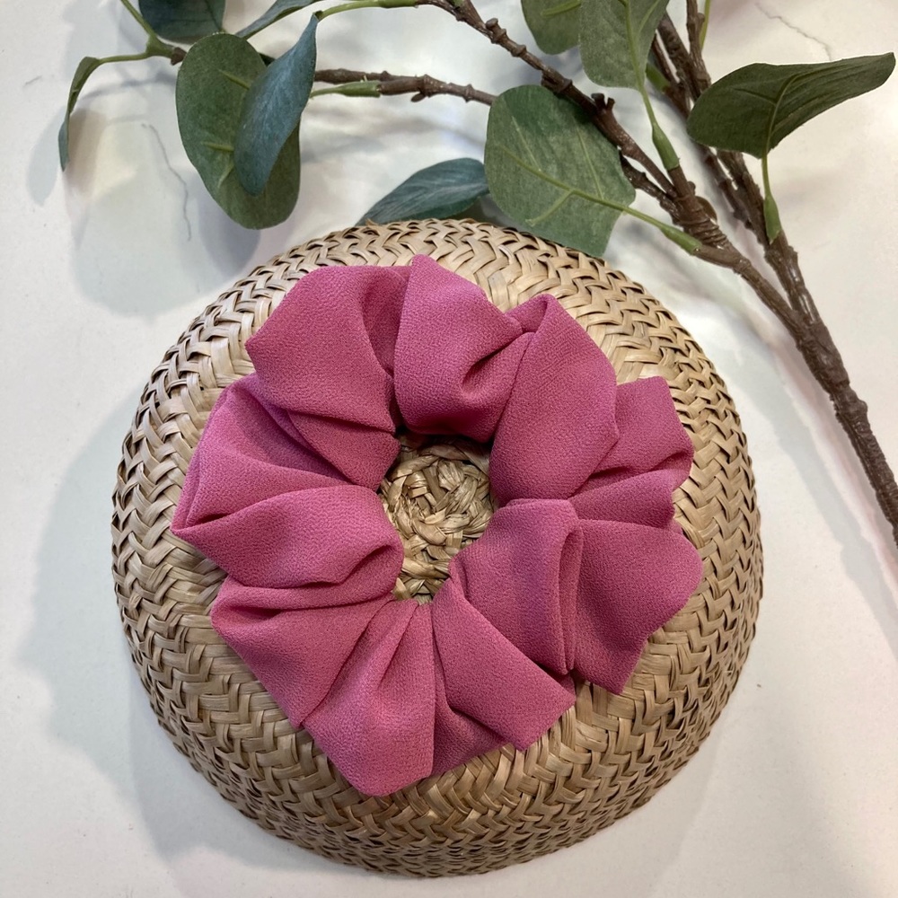 🌸 2/15$ Pink Scrunchie - Picture 1 of 2